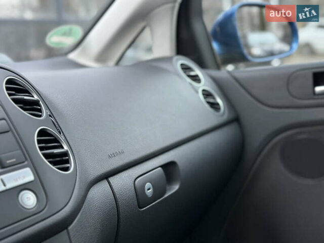 Синій Фольксваген Golf Plus, об'ємом двигуна 1.6 л та пробігом 181 тис. км за 8650 $, фото 35 на Automoto.ua