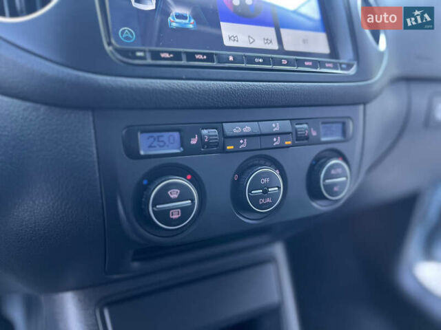 Синий Фольксваген Гольф Плюс, объемом двигателя 1.4 л и пробегом 250 тыс. км за 6500 $, фото 24 на Automoto.ua