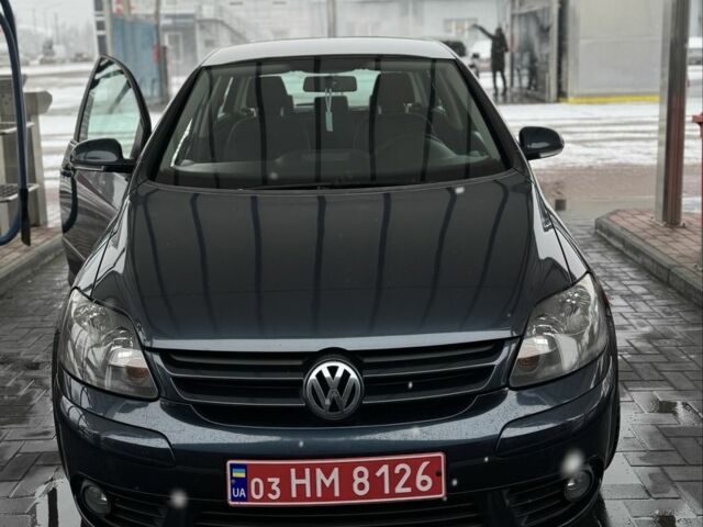 Синий Фольксваген Гольф Плюс, объемом двигателя 1.6 л и пробегом 300 тыс. км за 5900 $, фото 1 на Automoto.ua