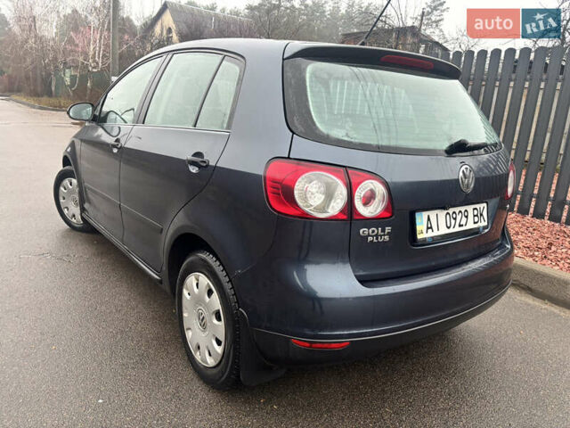 Синий Фольксваген Гольф Плюс, объемом двигателя 1.6 л и пробегом 206 тыс. км за 4400 $, фото 3 на Automoto.ua