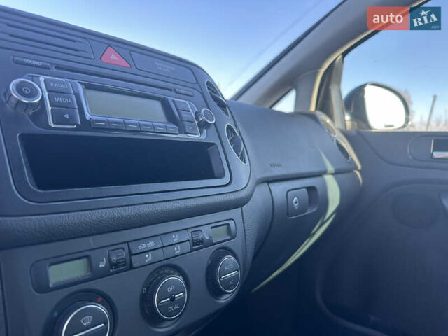 Синий Фольксваген Гольф Плюс, объемом двигателя 1.4 л и пробегом 156 тыс. км за 5550 $, фото 29 на Automoto.ua