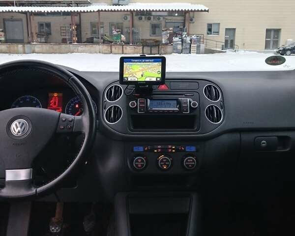 Синий Фольксваген Гольф Плюс, объемом двигателя 1.4 л и пробегом 170 тыс. км за 7800 $, фото 27 на Automoto.ua