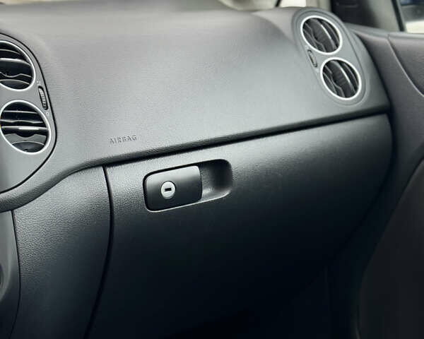 Синий Фольксваген Гольф Плюс, объемом двигателя 0 л и пробегом 224 тыс. км за 5800 $, фото 21 на Automoto.ua