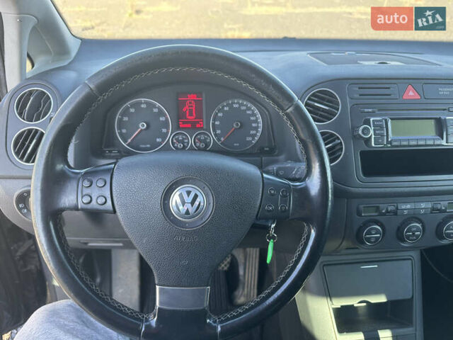 Синий Фольксваген Гольф Плюс, объемом двигателя 1.4 л и пробегом 156 тыс. км за 5550 $, фото 22 на Automoto.ua