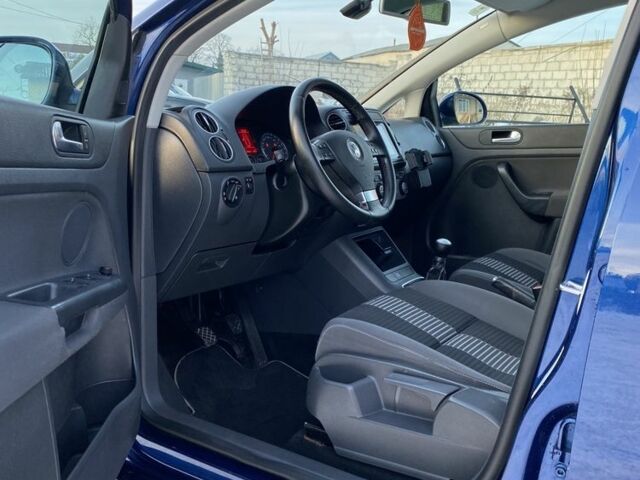 Синий Фольксваген Гольф Плюс, объемом двигателя 1.4 л и пробегом 230 тыс. км за 5950 $, фото 4 на Automoto.ua