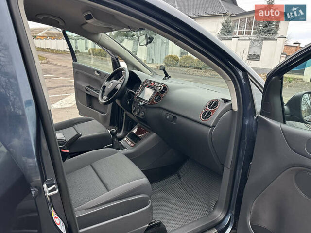 Синий Фольксваген Гольф Плюс, объемом двигателя 1.6 л и пробегом 217 тыс. км за 6200 $, фото 43 на Automoto.ua