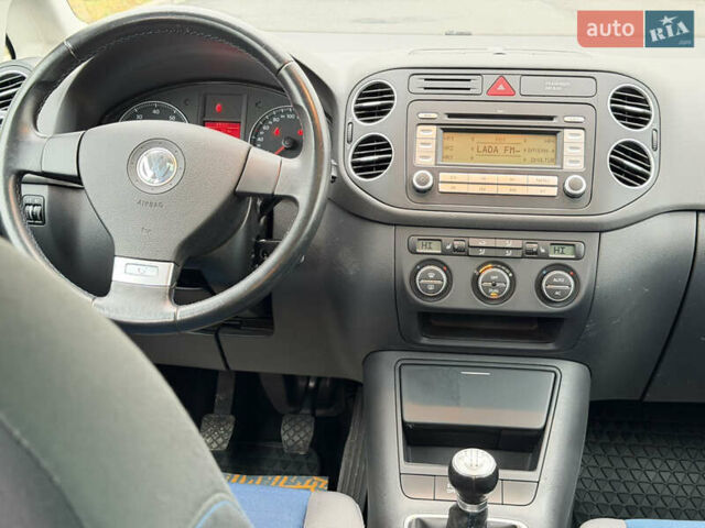 Синій Фольксваген Golf Plus, об'ємом двигуна 1.6 л та пробігом 153 тис. км за 7650 $, фото 67 на Automoto.ua