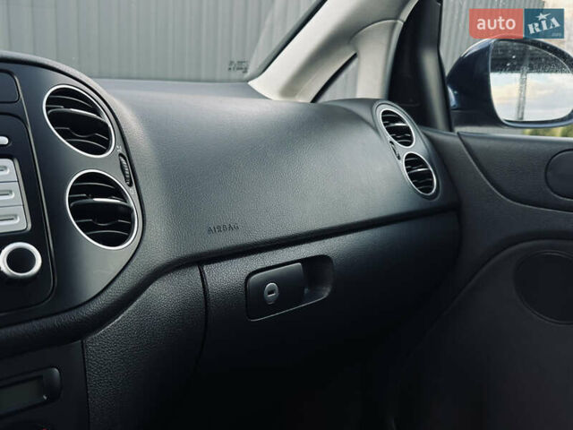 Синий Фольксваген Гольф Плюс, объемом двигателя 1.6 л и пробегом 174 тыс. км за 6350 $, фото 72 на Automoto.ua