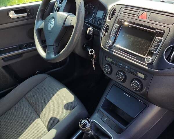 Синий Фольксваген Гольф Плюс, объемом двигателя 1.39 л и пробегом 220 тыс. км за 5900 $, фото 14 на Automoto.ua