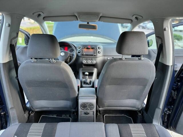 Синий Фольксваген Гольф Плюс, объемом двигателя 2 л и пробегом 215 тыс. км за 5999 $, фото 16 на Automoto.ua