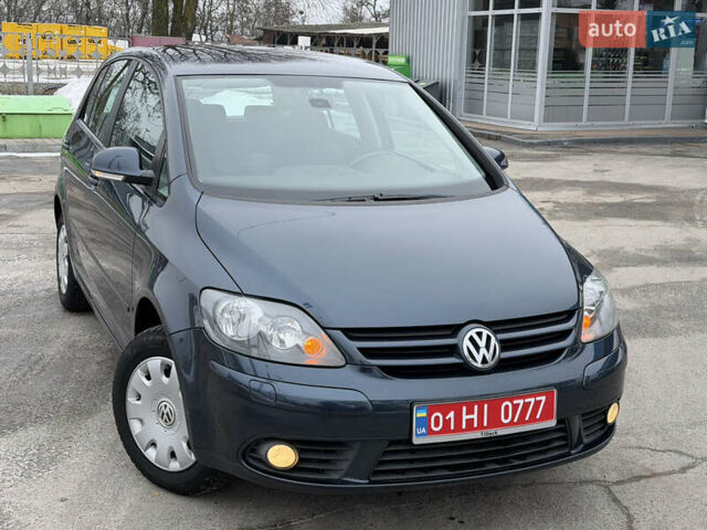 Синий Фольксваген Гольф Плюс, объемом двигателя 1.6 л и пробегом 217 тыс. км за 6850 $, фото 5 на Automoto.ua