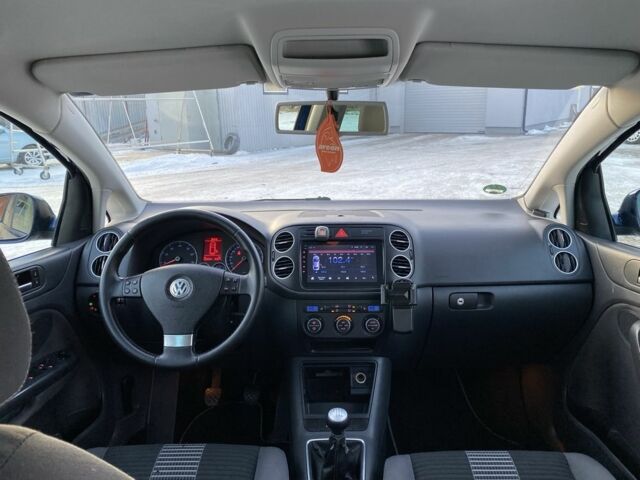 Синий Фольксваген Гольф Плюс, объемом двигателя 1.4 л и пробегом 230 тыс. км за 5950 $, фото 5 на Automoto.ua