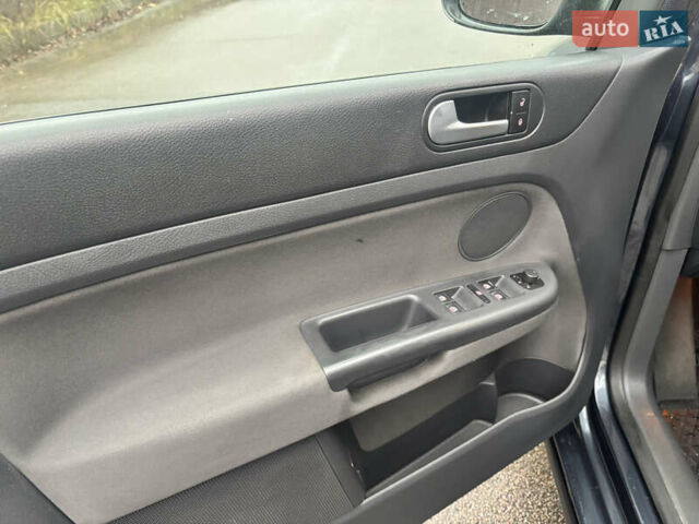 Синий Фольксваген Гольф Плюс, объемом двигателя 1.6 л и пробегом 206 тыс. км за 4400 $, фото 6 на Automoto.ua