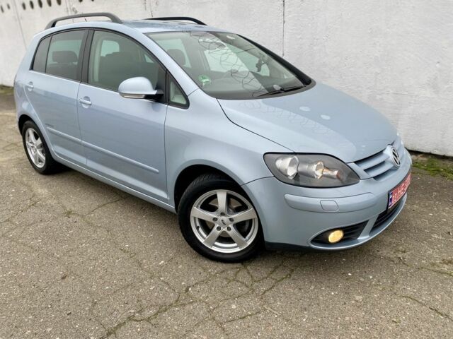 Синий Фольксваген Гольф Плюс, объемом двигателя 1.4 л и пробегом 200 тыс. км за 7500 $, фото 2 на Automoto.ua