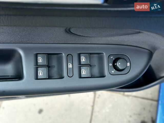 Синій Фольксваген Golf Plus, об'ємом двигуна 1.6 л та пробігом 181 тис. км за 8650 $, фото 31 на Automoto.ua