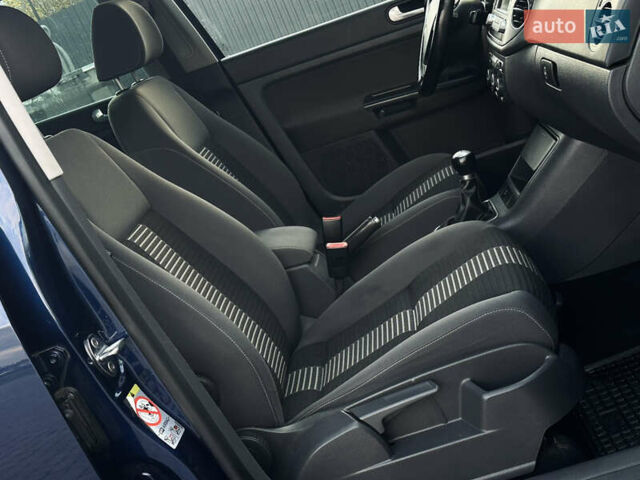 Синий Фольксваген Гольф Плюс, объемом двигателя 1.6 л и пробегом 174 тыс. км за 6350 $, фото 50 на Automoto.ua