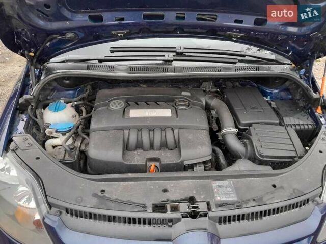 Синий Фольксваген Гольф Плюс, объемом двигателя 1.6 л и пробегом 218 тыс. км за 6750 $, фото 20 на Automoto.ua