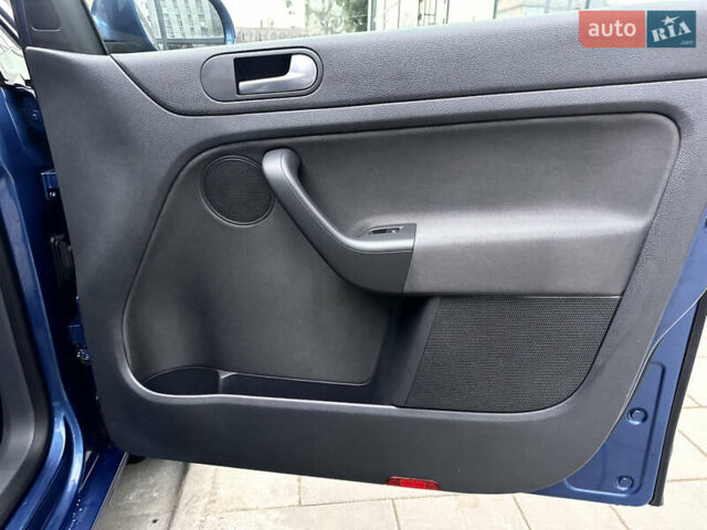 Синій Фольксваген Golf Plus, об'ємом двигуна 1.6 л та пробігом 181 тис. км за 8650 $, фото 18 на Automoto.ua