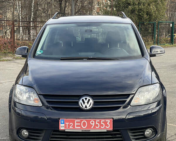 Синий Фольксваген Гольф Плюс, объемом двигателя 1.4 л и пробегом 268 тыс. км за 6999 $, фото 2 на Automoto.ua