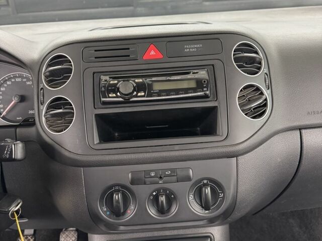 Синий Фольксваген Гольф Плюс, объемом двигателя 1.6 л и пробегом 300 тыс. км за 5900 $, фото 4 на Automoto.ua