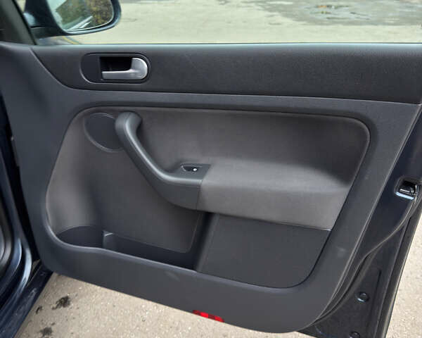 Синий Фольксваген Гольф Плюс, объемом двигателя 1.6 л и пробегом 169 тыс. км за 6899 $, фото 7 на Automoto.ua