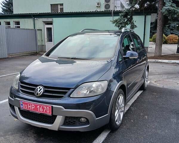 Синий Фольксваген Гольф Плюс, объемом двигателя 1.4 л и пробегом 260 тыс. км за 7200 $, фото 7 на Automoto.ua