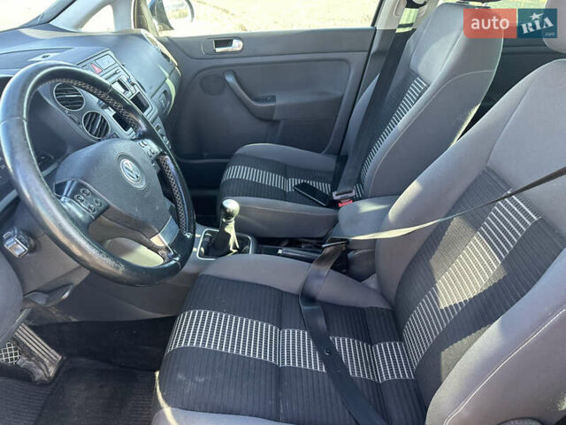 Синий Фольксваген Гольф Плюс, объемом двигателя 1.4 л и пробегом 156 тыс. км за 5550 $, фото 27 на Automoto.ua