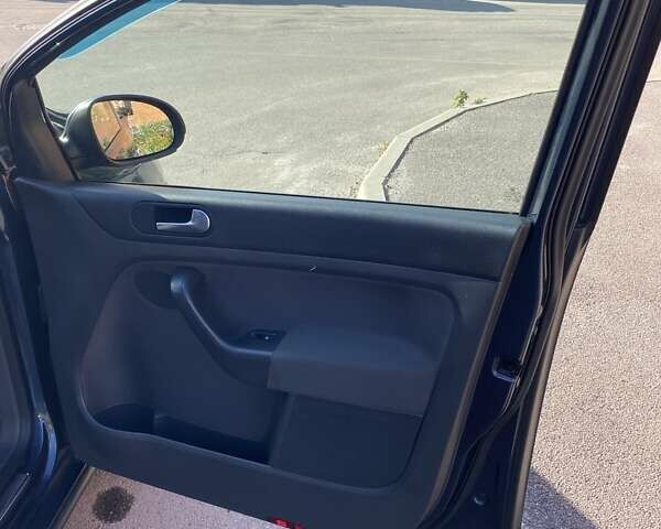 Синій Фольксваген Golf Plus, об'ємом двигуна 1.6 л та пробігом 215 тис. км за 7000 $, фото 6 на Automoto.ua