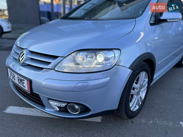 Синий Фольксваген Гольф Плюс, объемом двигателя 1.4 л и пробегом 250 тыс. км за 6500 $, фото 4 на Automoto.ua