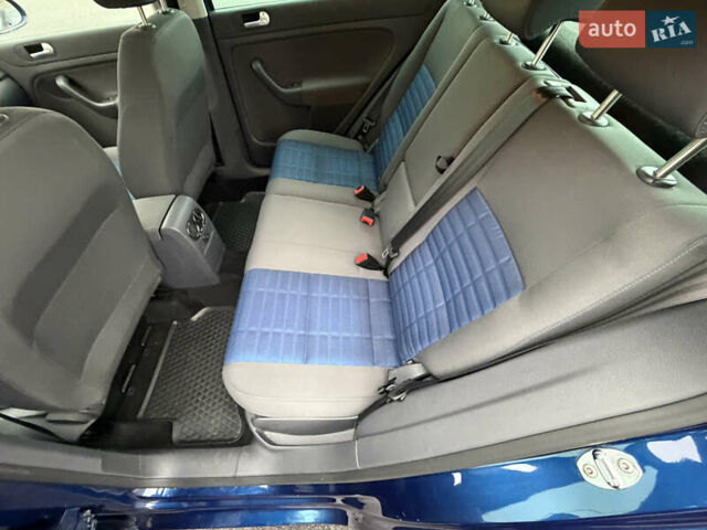 Синій Фольксваген Golf Plus, об'ємом двигуна 1.6 л та пробігом 153 тис. км за 7650 $, фото 66 на Automoto.ua