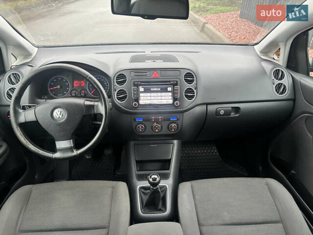Синий Фольксваген Гольф Плюс, объемом двигателя 1.6 л и пробегом 206 тыс. км за 4400 $, фото 9 на Automoto.ua