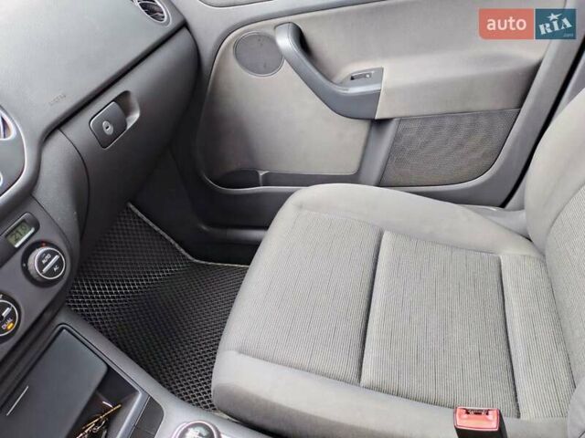 Синий Фольксваген Гольф Плюс, объемом двигателя 1.9 л и пробегом 226 тыс. км за 7600 $, фото 25 на Automoto.ua