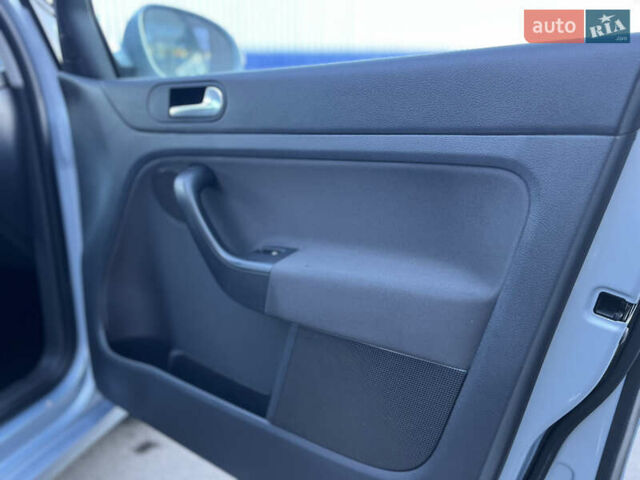 Синий Фольксваген Гольф Плюс, объемом двигателя 1.4 л и пробегом 250 тыс. км за 6500 $, фото 18 на Automoto.ua