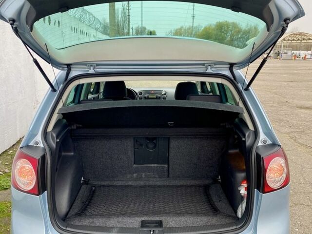 Синий Фольксваген Гольф Плюс, объемом двигателя 1.4 л и пробегом 200 тыс. км за 7500 $, фото 13 на Automoto.ua