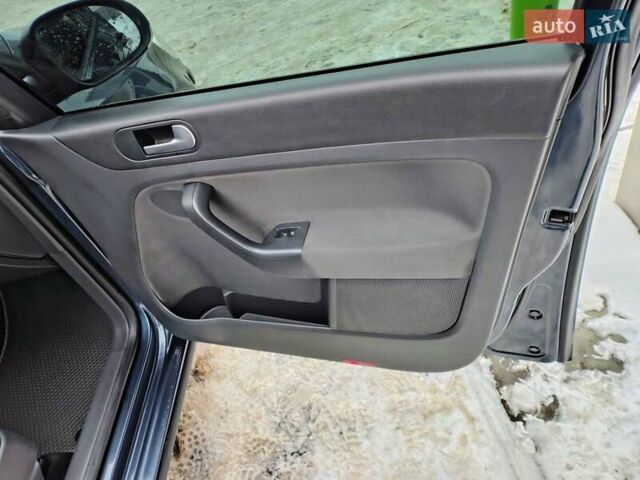 Синий Фольксваген Гольф Плюс, объемом двигателя 1.9 л и пробегом 226 тыс. км за 7600 $, фото 4 на Automoto.ua