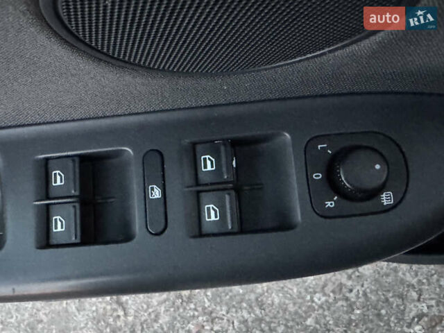 Синий Фольксваген Гольф Плюс, объемом двигателя 1.6 л и пробегом 241 тыс. км за 6700 $, фото 56 на Automoto.ua