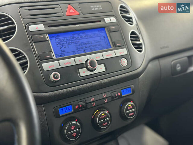 Синій Фольксваген Golf Plus, об'ємом двигуна 1.6 л та пробігом 181 тис. км за 8650 $, фото 39 на Automoto.ua