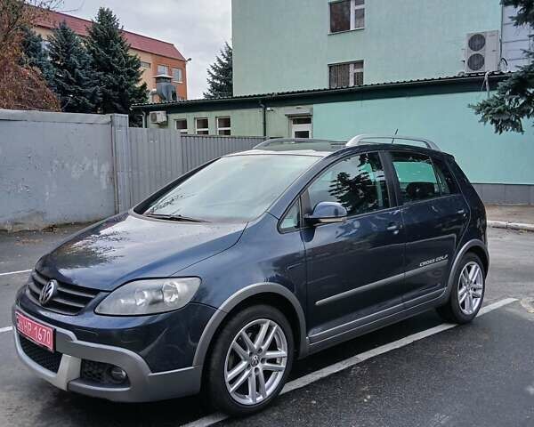 Синий Фольксваген Гольф Плюс, объемом двигателя 1.4 л и пробегом 260 тыс. км за 7200 $, фото 5 на Automoto.ua