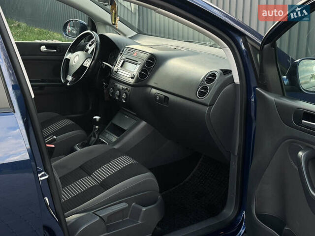 Синий Фольксваген Гольф Плюс, объемом двигателя 1.6 л и пробегом 174 тыс. км за 6350 $, фото 48 на Automoto.ua