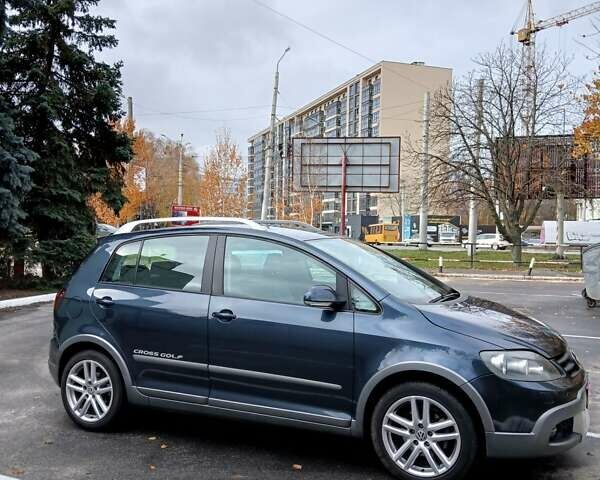 Синий Фольксваген Гольф Плюс, объемом двигателя 1.4 л и пробегом 260 тыс. км за 7200 $, фото 4 на Automoto.ua