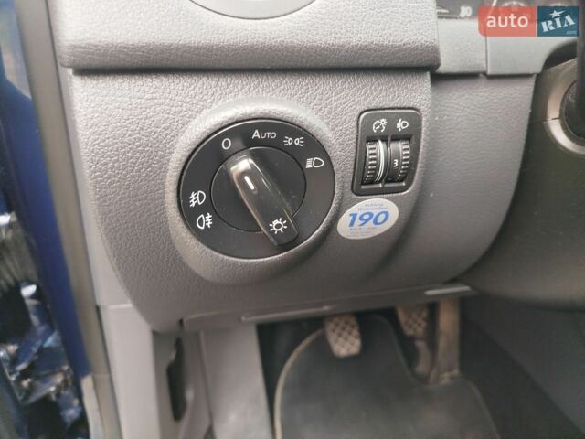 Синій Фольксваген Golf Plus, об'ємом двигуна 1.6 л та пробігом 228 тис. км за 6666 $, фото 28 на Automoto.ua