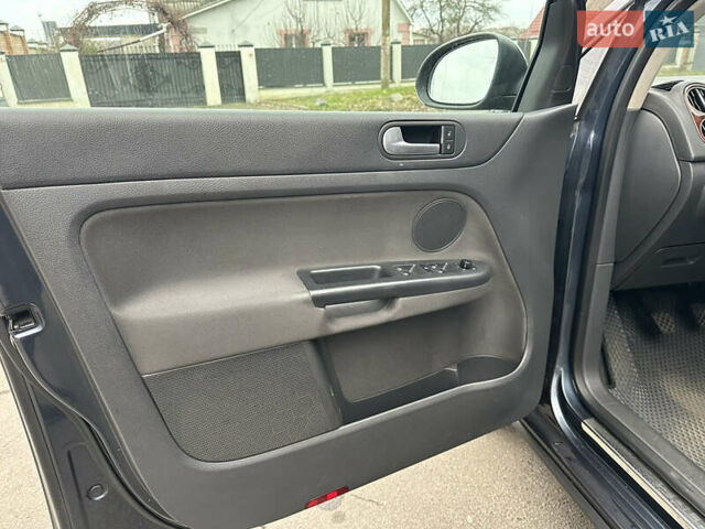 Синій Фольксваген Golf Plus, об'ємом двигуна 1.6 л та пробігом 217 тис. км за 5999 $, фото 36 на Automoto.ua