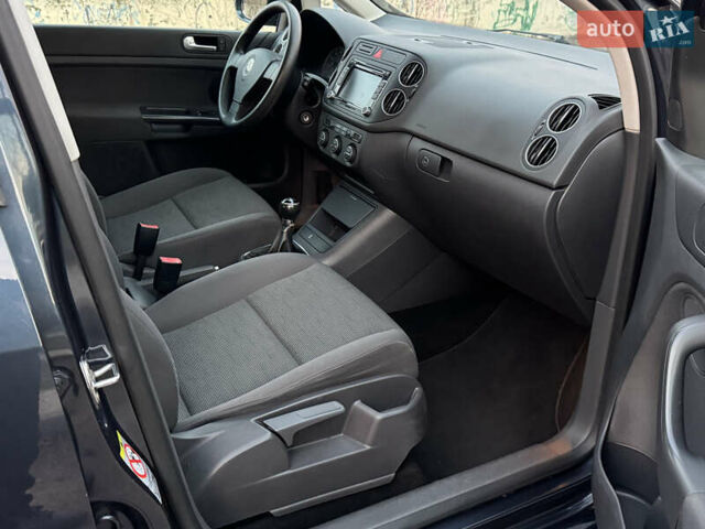 Синий Фольксваген Гольф Плюс, объемом двигателя 1.6 л и пробегом 241 тыс. км за 6700 $, фото 46 на Automoto.ua