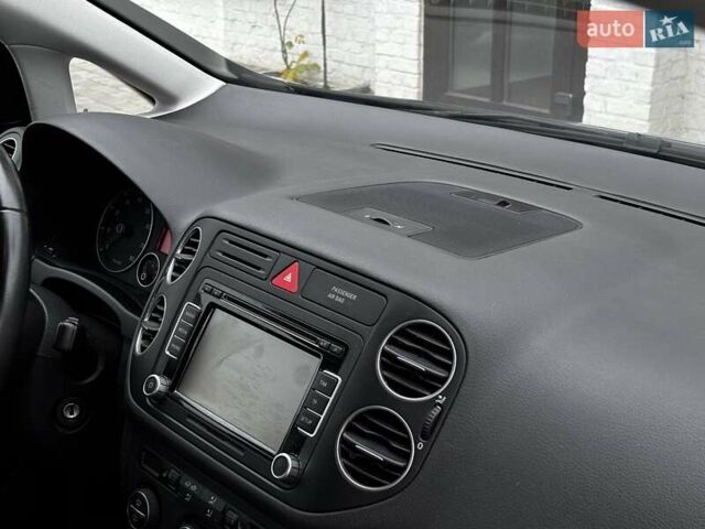 Синий Фольксваген Гольф Плюс, объемом двигателя 1.6 л и пробегом 238 тыс. км за 6850 $, фото 102 на Automoto.ua