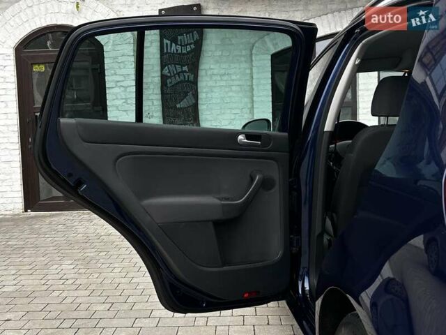 Синий Фольксваген Гольф Плюс, объемом двигателя 1.6 л и пробегом 238 тыс. км за 6850 $, фото 80 на Automoto.ua