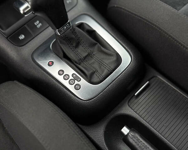 Синій Фольксваген Golf Plus, об'ємом двигуна 1.4 л та пробігом 174 тис. км за 8500 $, фото 63 на Automoto.ua