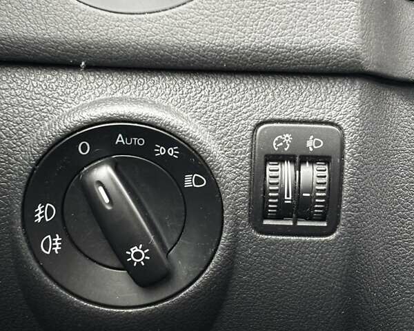 Синий Фольксваген Гольф Плюс, объемом двигателя 1.6 л и пробегом 238 тыс. км за 6850 $, фото 111 на Automoto.ua