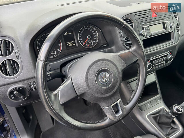 Синий Фольксваген Гольф Плюс, объемом двигателя 1.4 л и пробегом 220 тыс. км за 7200 $, фото 13 на Automoto.ua