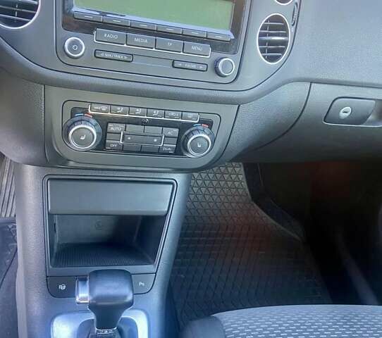 Синий Фольксваген Гольф Плюс, объемом двигателя 1.4 л и пробегом 208 тыс. км за 7950 $, фото 9 на Automoto.ua