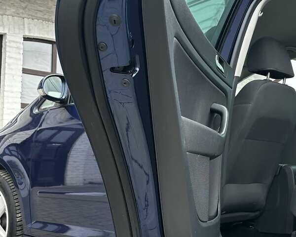 Синий Фольксваген Гольф Плюс, объемом двигателя 1.6 л и пробегом 238 тыс. км за 6850 $, фото 81 на Automoto.ua